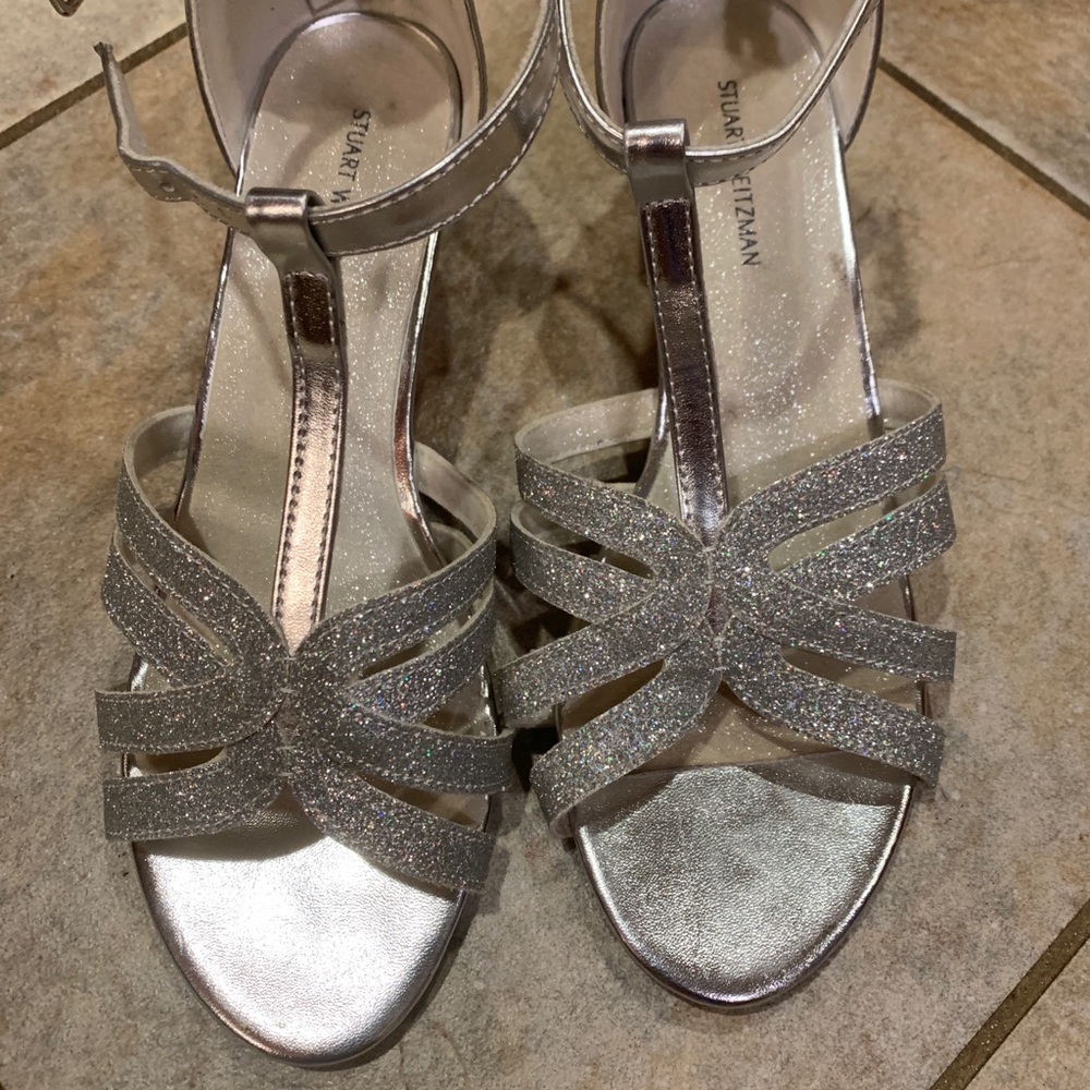 Stuart Weizmann Girls silver sandals...size 4